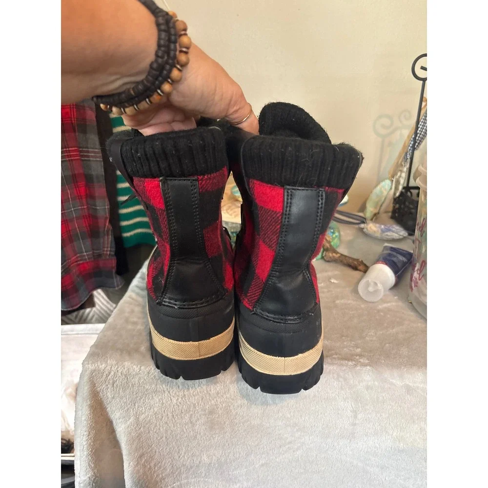 Lugz Storm Duck Boots Womens 7.5 Red Black Buffalo Plaid Faux Fur Winter Good